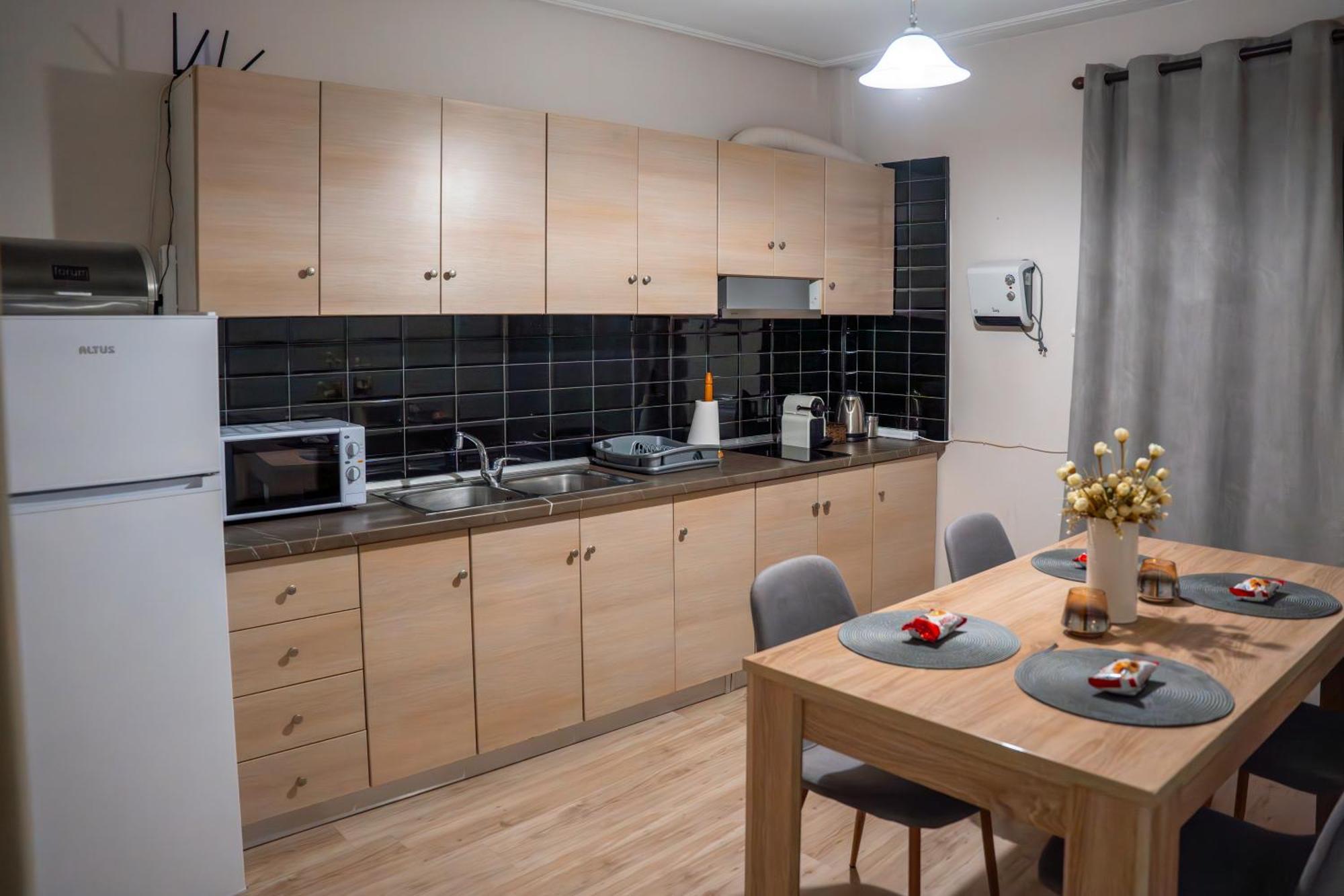 Perikleous 5 Diamerisma Kondoulis House Калампака Екстериор снимка